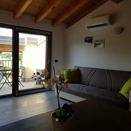 Leonardo Apartment *